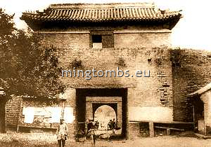 An inferior gate - Dongbianmen