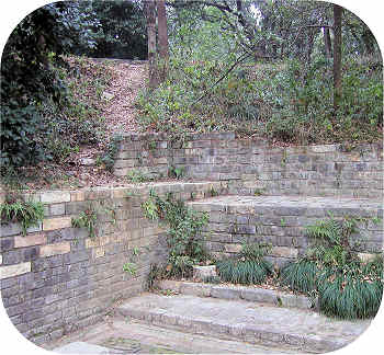 Terraced back wall to the tomb mound